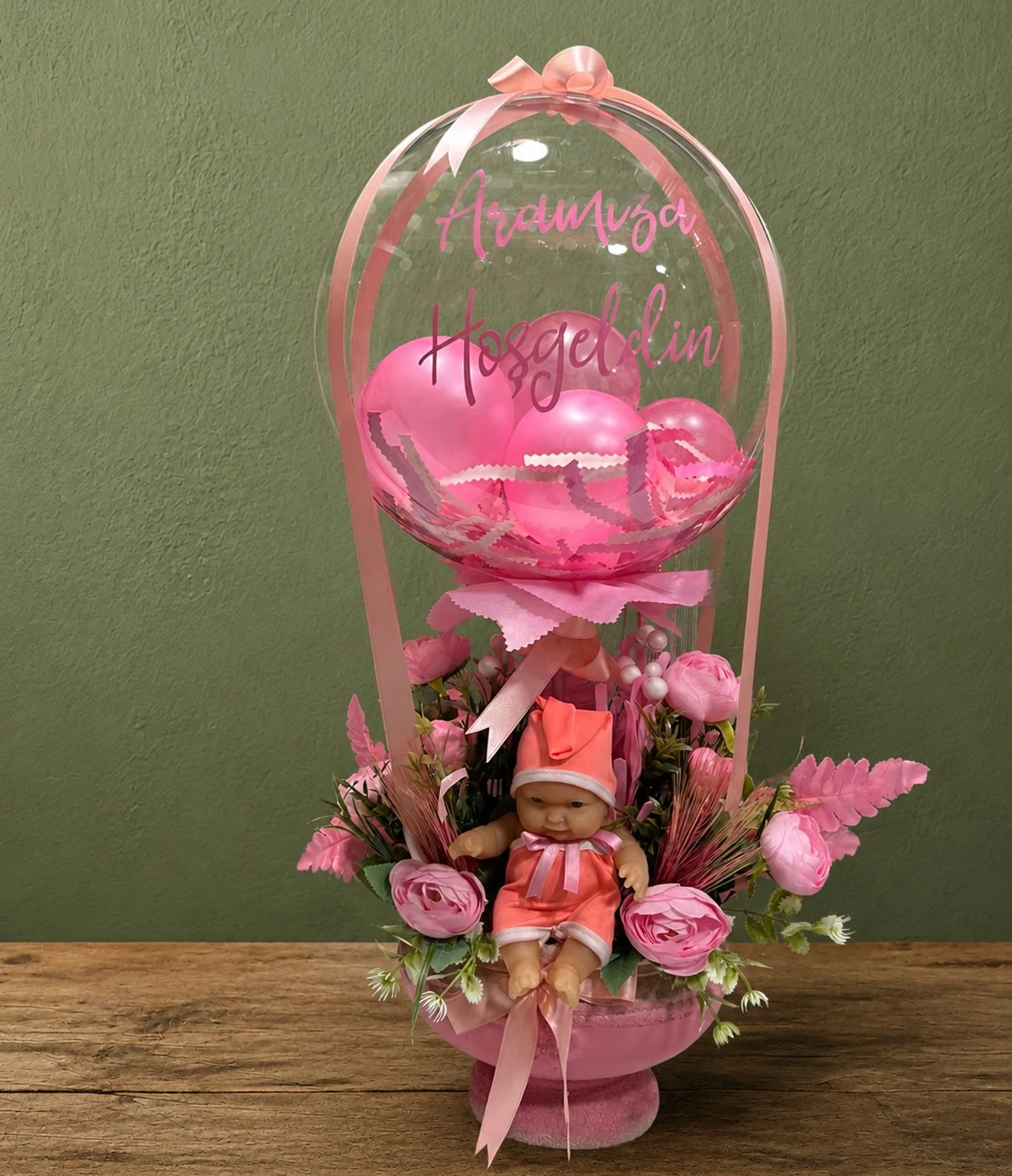 Pembe Masal – Balonlu Bebek Figürlü Pembe Gül Aranjmanı