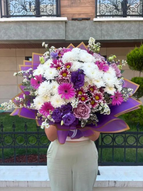 Mor Şaheser Krizantem ve Gerbera Buketi