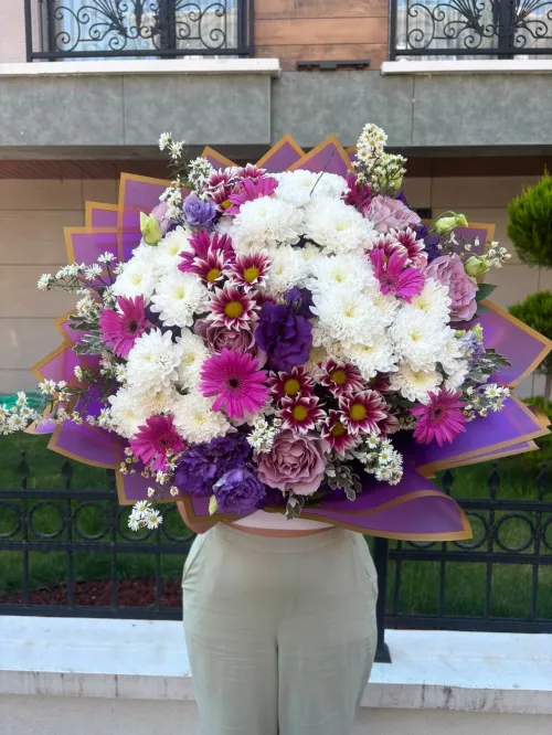 Mor Şaheser Krizantem ve Gerbera Buketi