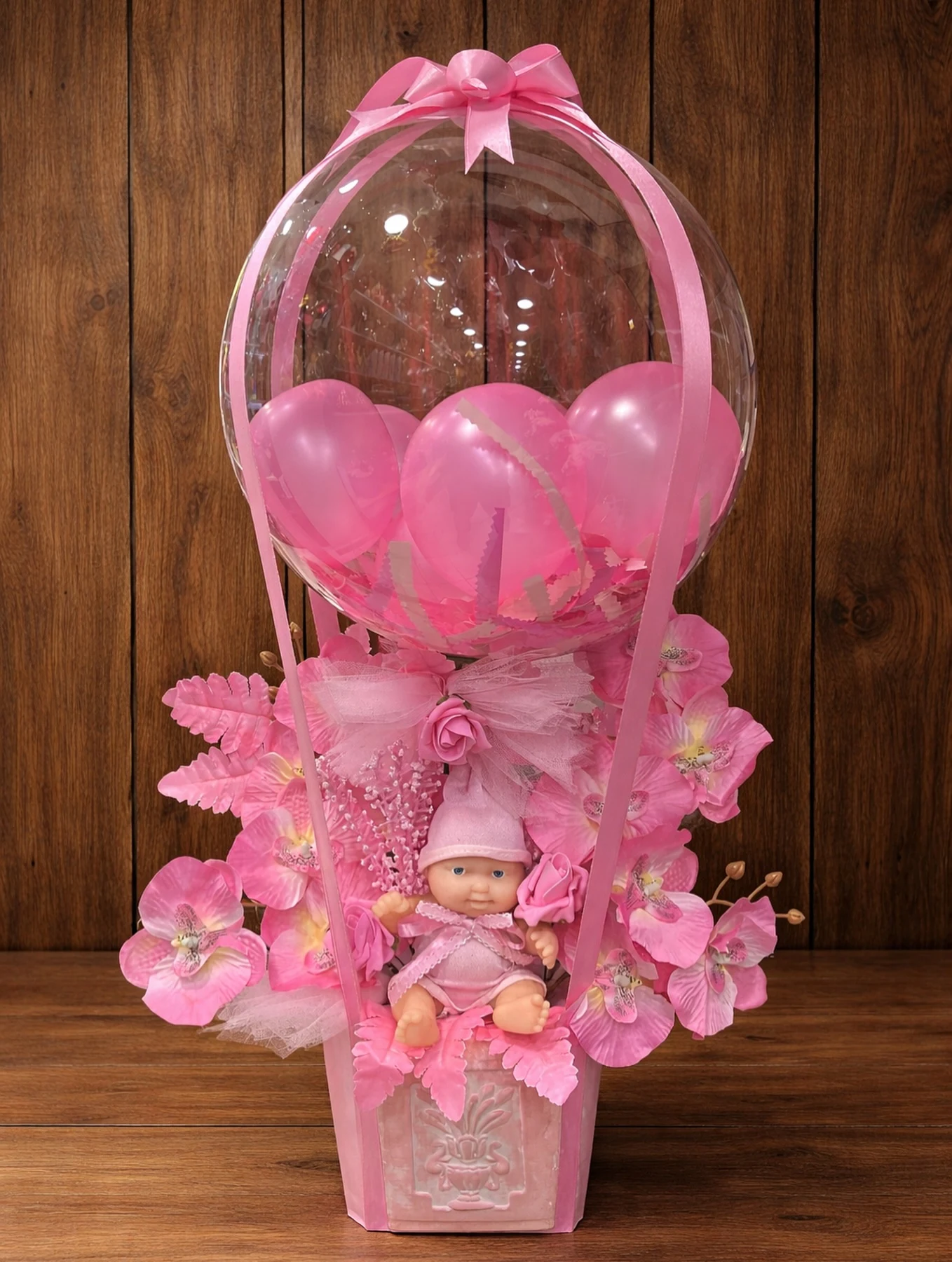 Pembe Prenses – Balonlu Bebek Figürlü Pembe Orkide Aranjmanı