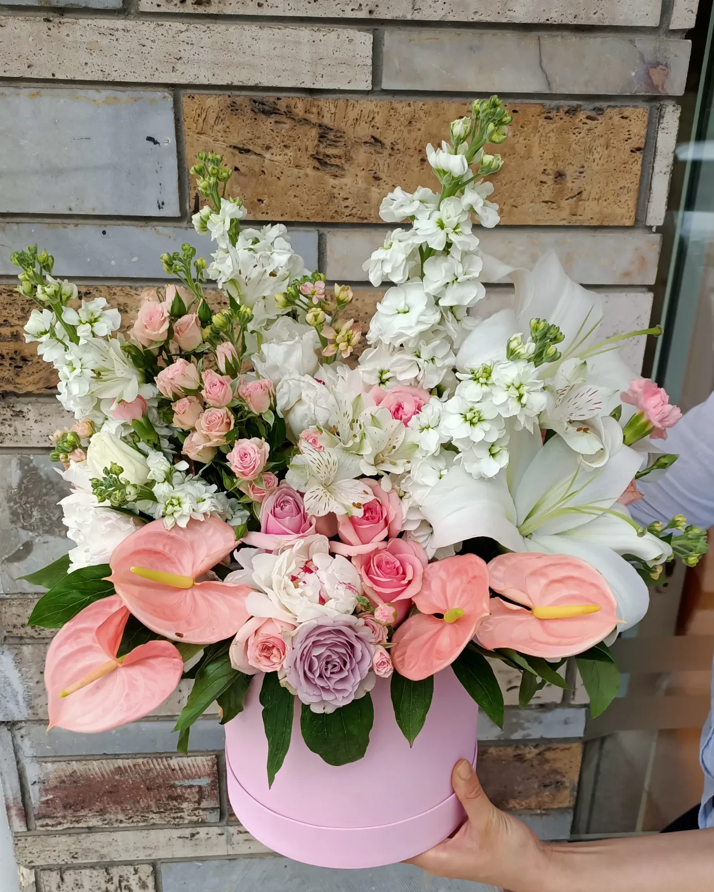 Pembe Rüya – Lilyum, Antoryum ve Gül Aranjmanı